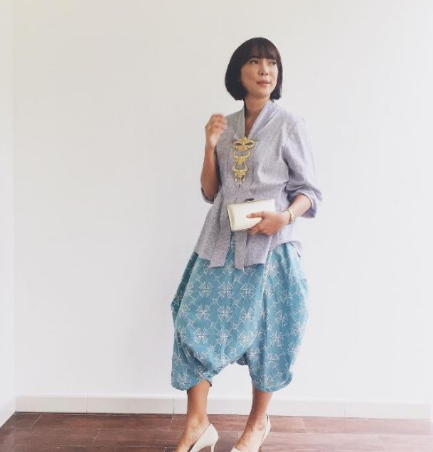 Celana batik yang bikin kamu kece