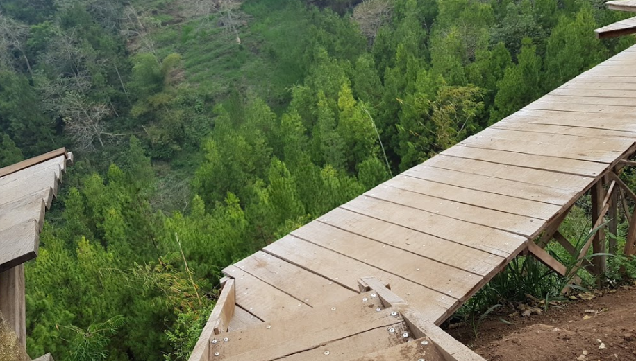 Gardu Pandang Coban Putri Batu Malang