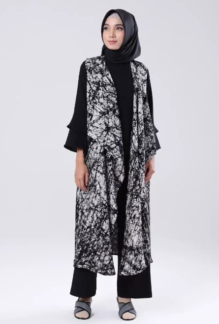 Model baju batik kerja blazer untuk wanita berhijab