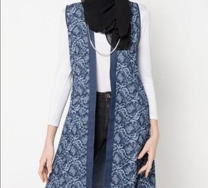 Outer cardigan batik tanpa lengan untuk tampil tetap modis