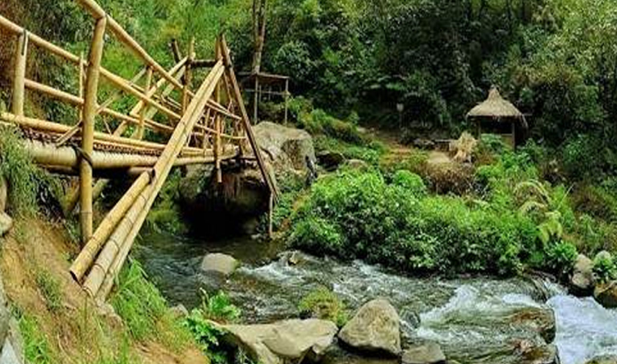 Panorama di Sepanjang Jalan Menuju Tempat Wisata Air Terjun Coban Pelangi
