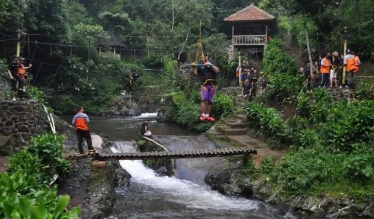 Rute Menuju Tempat Wisata Curug Tilu Leuwi Opat