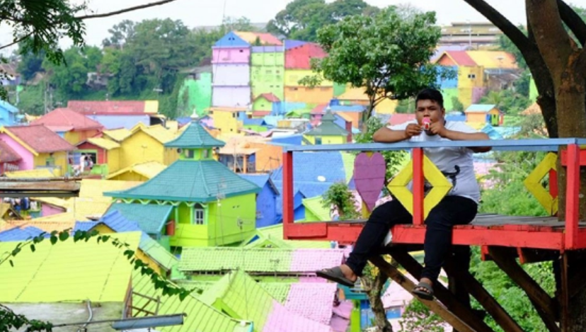 Spot Foto Terbaik Wisata Kampung Warna-Warni Jodipan Malang