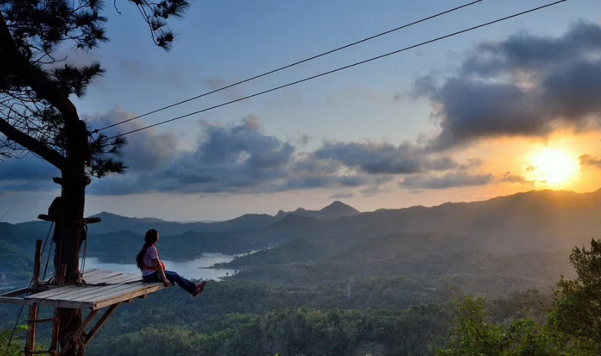Spot Foto Yang istagramable Di Wisata Alam Kalibiru
