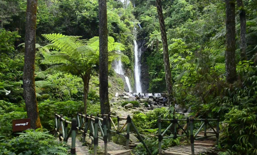 Wisata Air Terjun Coban Pelangi Malang