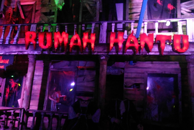Wisata Batu Night Spectacular Gallery Hantu