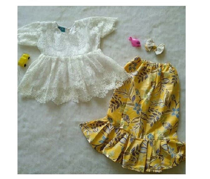 Baju Kebaya Anak Peplum Lengan Pendek dan Rok Panjang Putih