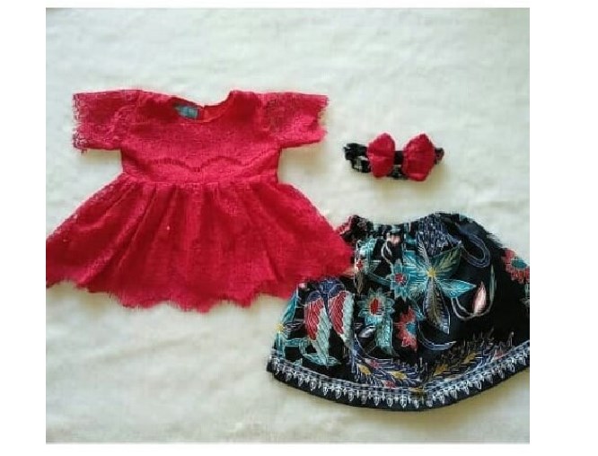 Baju Kebaya Anak Peplum Lengan dan Rok Pendek Warna Merah