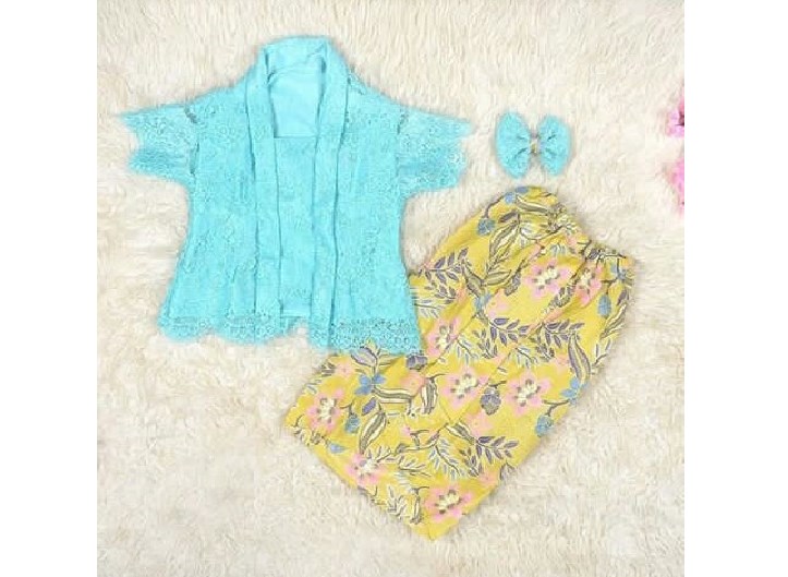 Kebaya Anak Kutubaru Lengan Pendek dan Rok Panjang Baby Blue