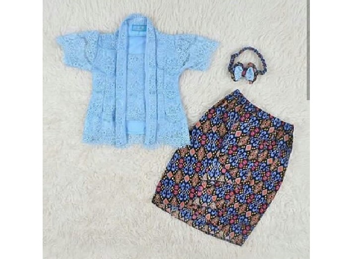 Kebaya Anak Kutubaru Lengan Pendek dan Rok Panjang Biru Laut