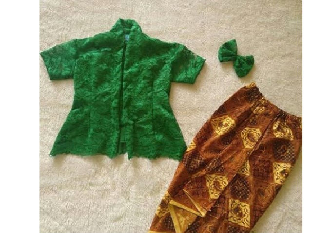 Kebaya Anak Kutubaru Lengan Pendek dan Rok Panjang Hijau Tua
