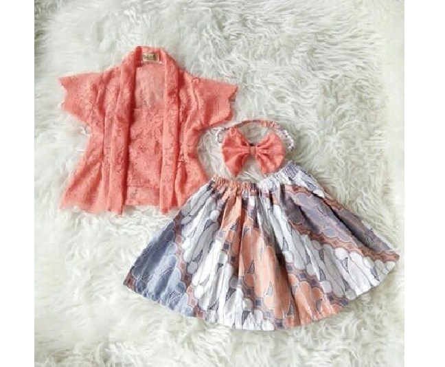 Kebaya Anak Kutubaru Lengan dan Rok Pendek Peach