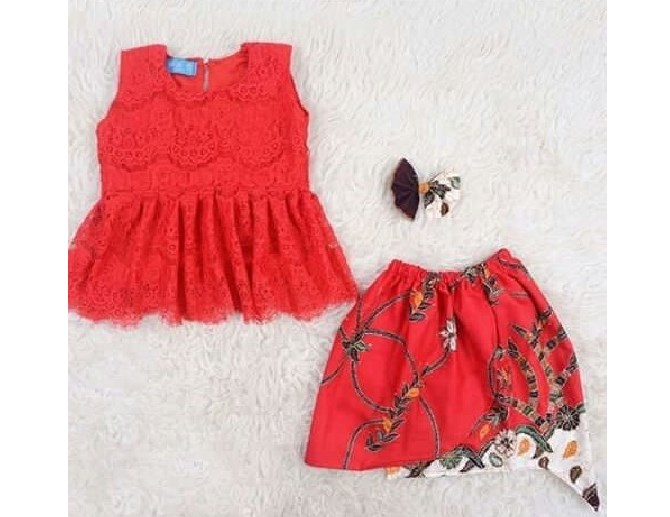 Kebaya Anak Peplum Tanpa Lengan Warna Merah