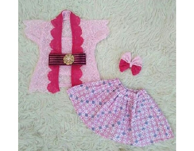 Model Baju Kebaya Bali Anak Warna Pink