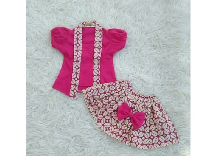 Model Kebaya Anak Kutubaru Pita Kombinasi Batik Pink Tua