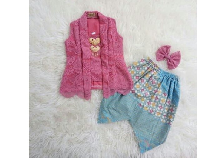 Model Kebaya Anak Kutubaru Tanpa Lengan Dusty Pink