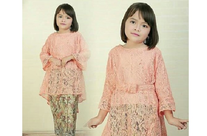 Model Kebaya Anak Lengan dan Rok Panjang Peach