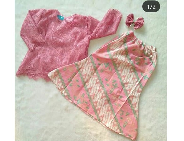 Model Kebaya Anak Lengan dan Rok Panjang Pink Tua