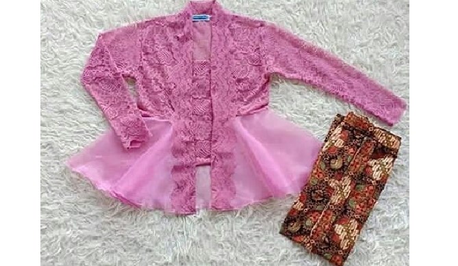 Model Kebaya Kutubaru Anak Lengan Panjang Kombinasi Organza Pink