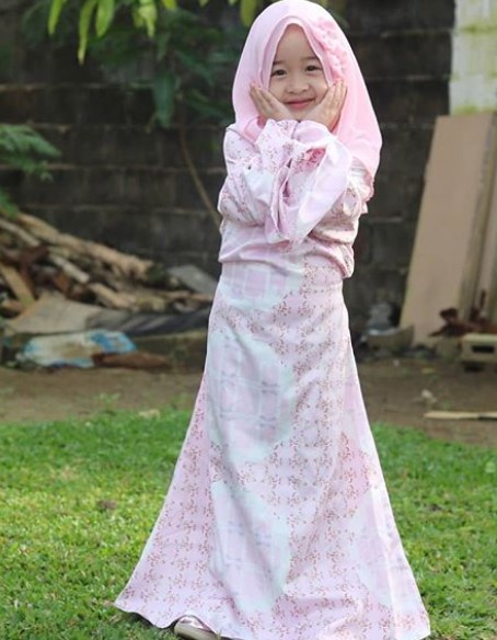 Baju Gamis Anak Katun Jepang Motif Bunga Kecil Soft Pink