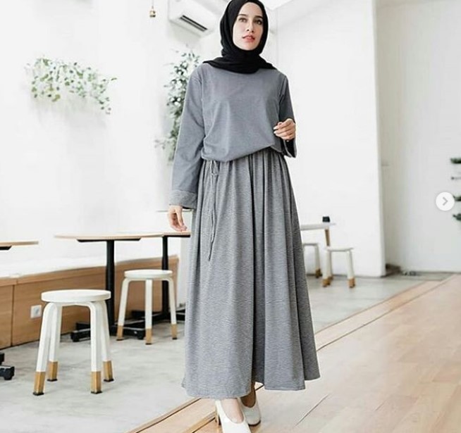 Baju Gamis Anak Muda Jaman Sekarang Simpel Abu Tua