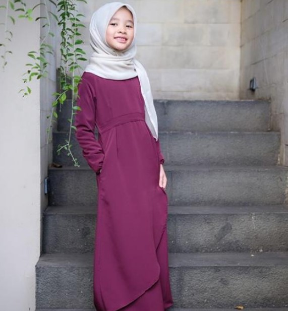 Baju Gamis Anak Perempuan Terbaru Modern Simpel Sifon Maroon
