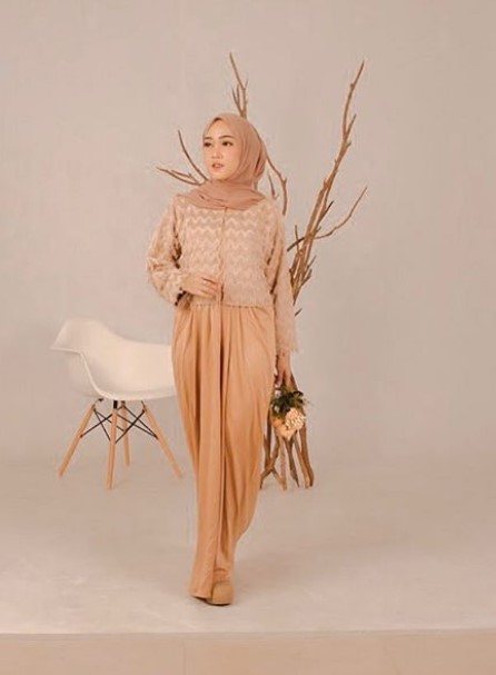 Baju Gamis Brokat Kombinasi Sifon Pendek Simpel Kaftan Cream