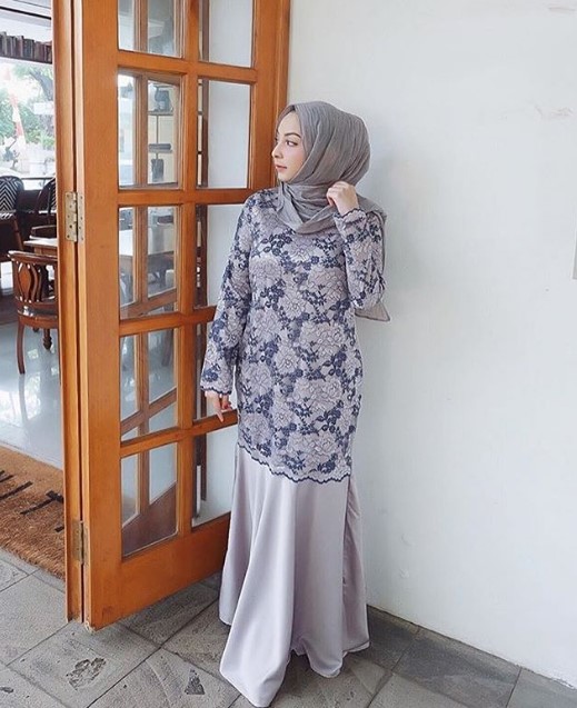 Baju Gamis Brokat Pesta Mewah Simple Rok Duyung Silver