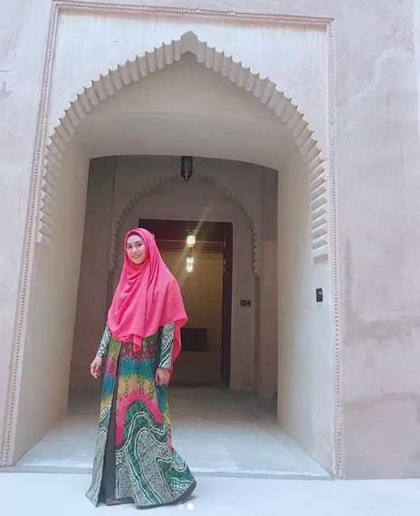 Baju Gamis Gamis Syar'i Ala Oki Setiana Dewi Murah Motif Hijau Pink