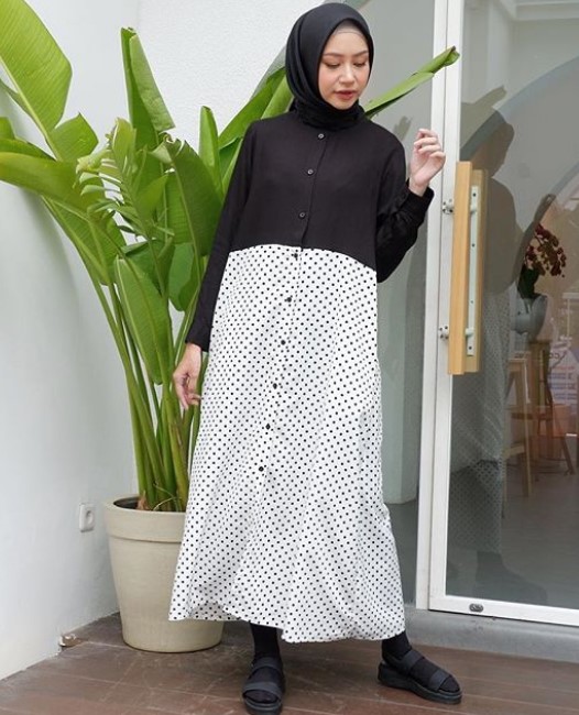 Baju Gamis Katun Jepang Polos Murah Kombinasi Polkadot Kancing Depan Hitam Putih