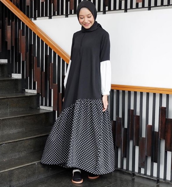 Baju Gamis Katun Jepang Polos Murah Kombinasi Polkadot Kantong Hitam Putih