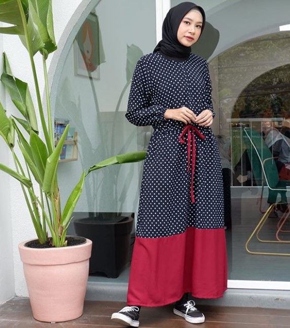 Baju Gamis Katun Jepang Polos Murah Kombinasi Polkadot Tali Pinggang Hitam Maroon