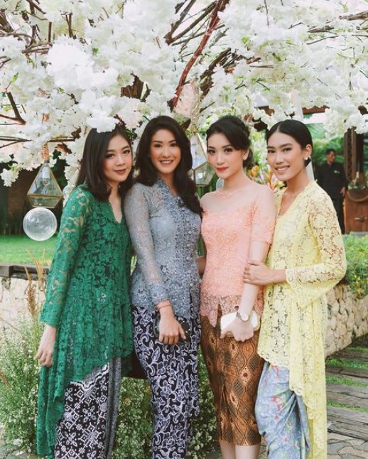 Baju Kebaya Brokat Atasan Blouse Asimetris Modern