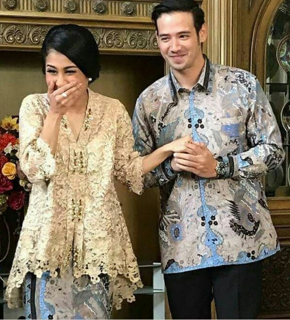 Baju Kebaya Brokat Atasan Blouse Cream