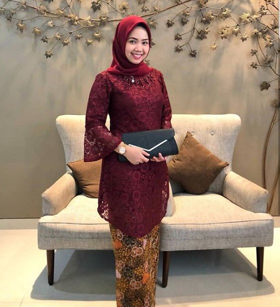 Baju Kebaya Brokat Atasan Blouse Maroon