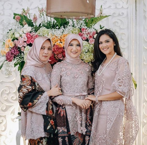 Baju Kebaya Brokat Atasan Blouse Soft Cream