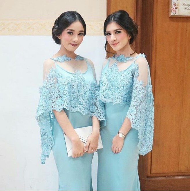 Baju Kebaya Brokat Modern Model Cape Biru Muda