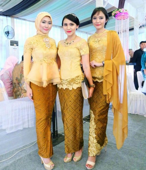 Baju Kebaya Brokat Terbaru Model Peplum Soft Yellow
