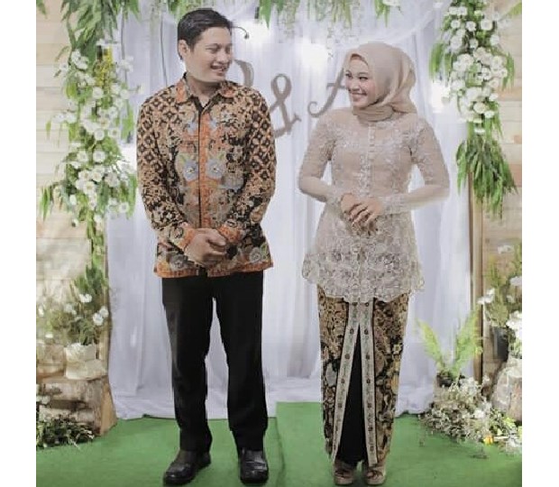 Baju Kebaya Couple Kancing Depan Soft Nude