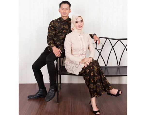 Baju Kebaya Couple Kancing Depan Soft Peach