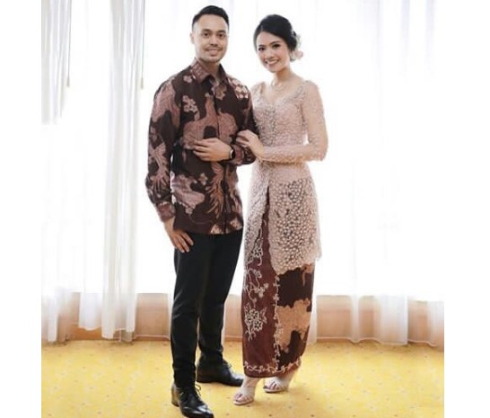 Baju Kebaya Couple Panjang Leher V Soft Nude