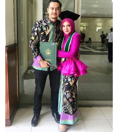Baju Kebaya Couple Peplum Bahan Organza Magenta