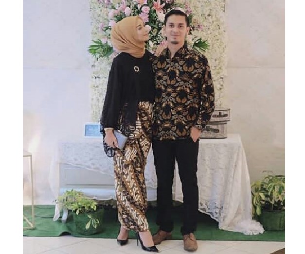 Baju Kebaya Couple Terbaru Bahan Brokat Hitam