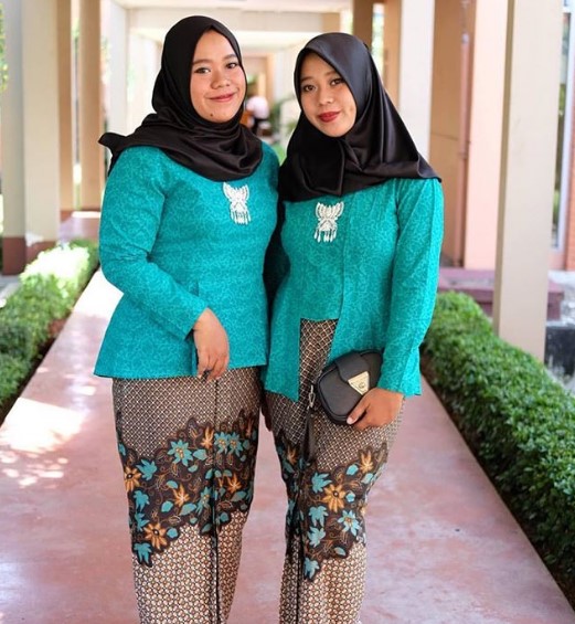 Baju Kebaya Kutubaru Bahan Embos Hijau Tosca