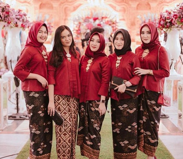 Baju Kebaya Kutubaru Bahan Embos Merah Cabe