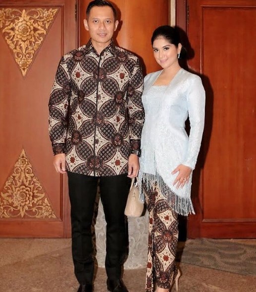 Baju Kebaya Kutubaru Bahan Embos Panjang Rumbai Aqua Blue
