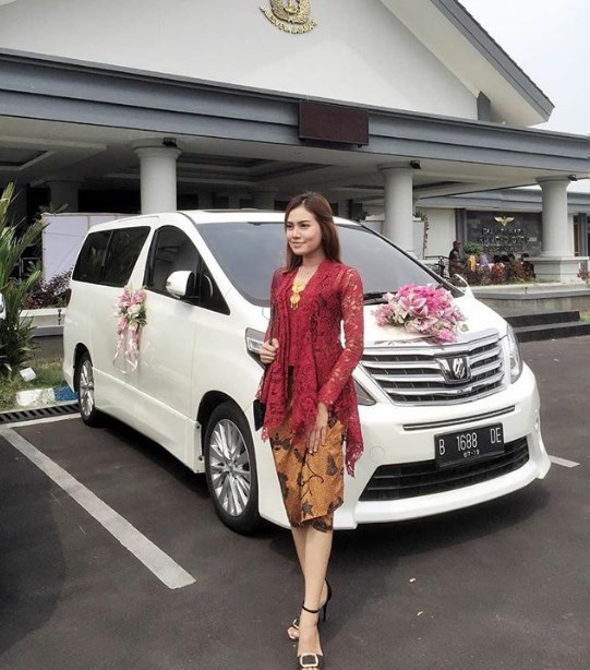 Baju Kebaya Kutubaru Brokat Asimetris Maroon