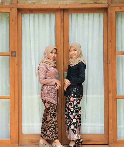 Baju Kebaya Kutubaru Brokat Modern Cream Hitam