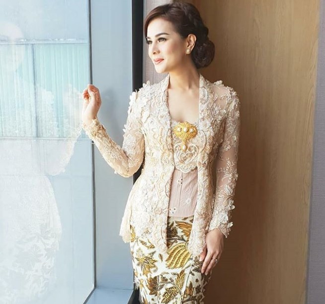 Baju Kebaya Kutubaru Brokat Modern Payet
