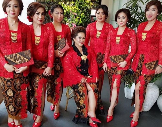 Baju Kebaya Kutubaru Brokat Transparan Merah Cabe